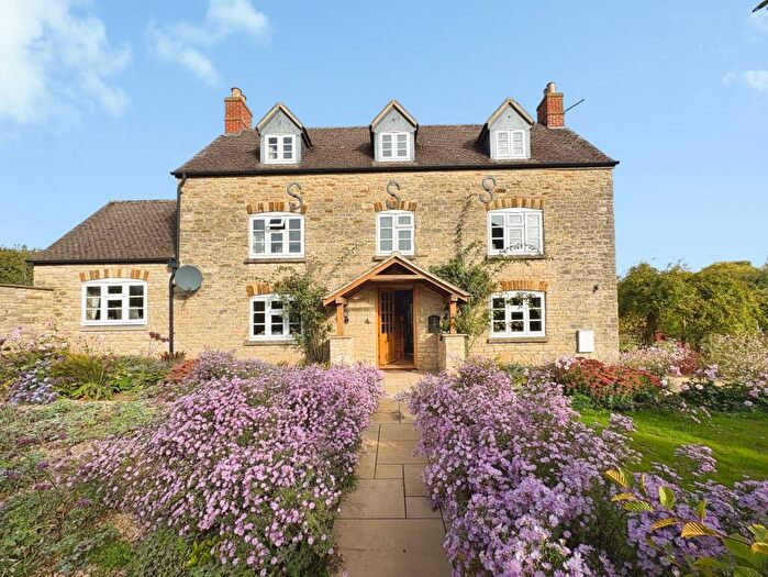 5 Bedroom Property To Rent In South Street, Caulcott, Bicester, OX25