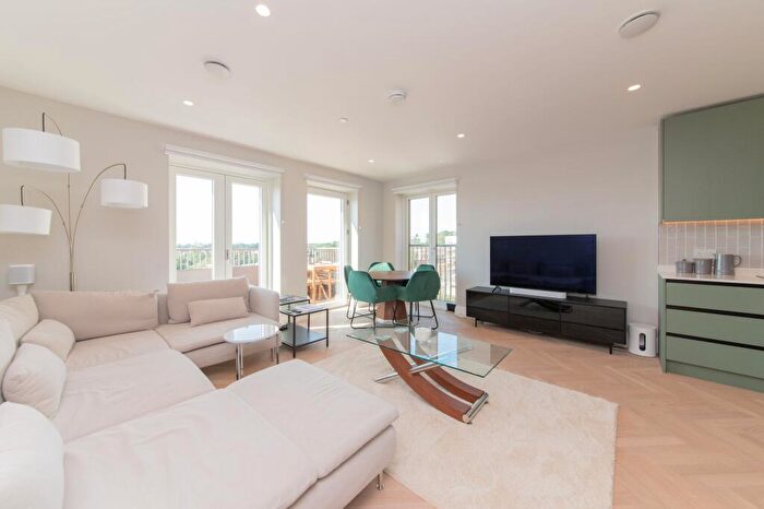2 Bedroom Flat To Rent In Meander Road, London, NW7