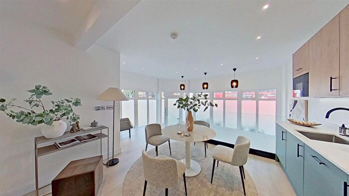 1 Bedroom Flat For Sale In Mitcham Road, London, SW17