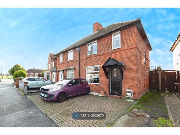 3 Bedroom End Terrace House To Rent In Flaxley Road, Morden, SM4