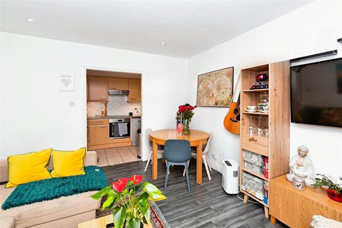 1 Bedroom Flat For Sale In Longbridge Road, Barking, IG11