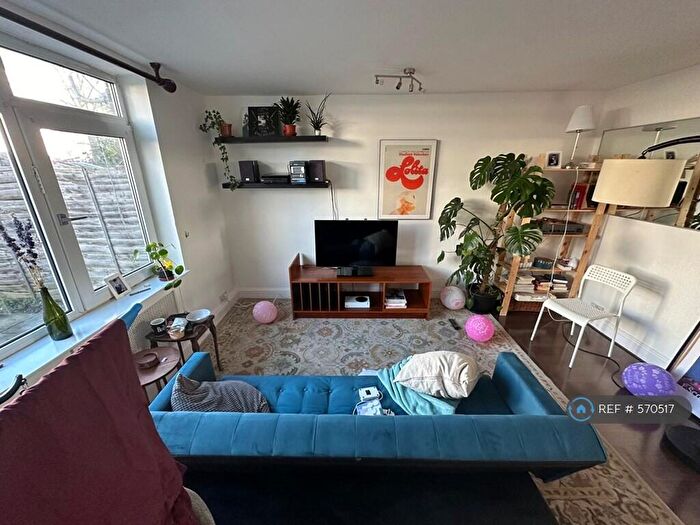 3 Bedroom Semi Detached House To Rent In Turnpike Close, London, SE8