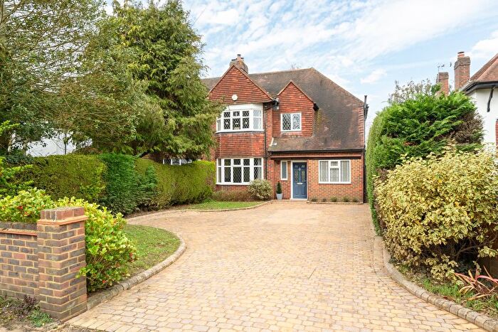 4 Bedroom Semi Detached House For Sale In Rydens Road, Walton-On-Thames, KT12