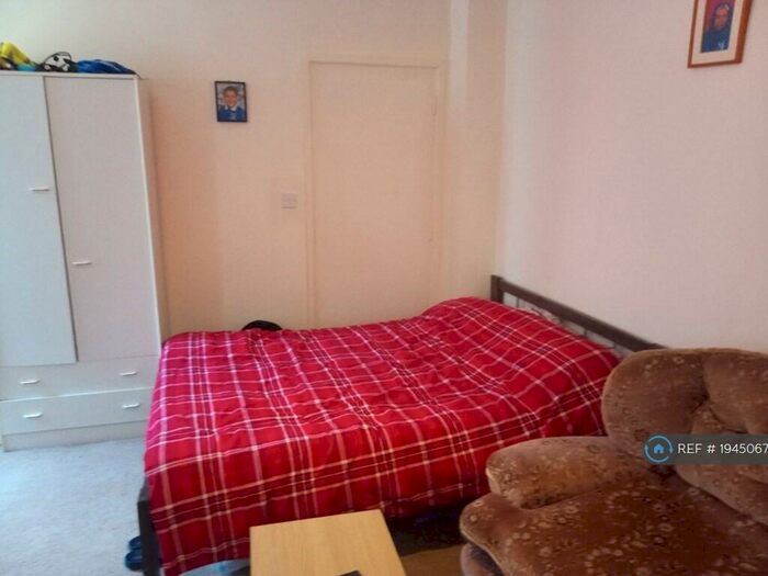 Studio To Rent In St James, Exeter, EX4