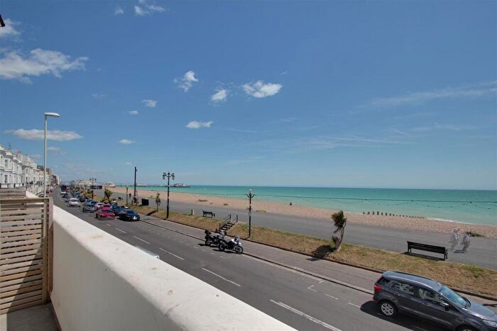 2 Bedroom Flat To Rent In Claydon Court, Marine Parade, Worthing, BN11