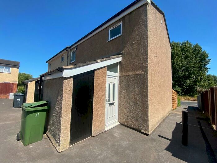 2 Bedroom End Of Terrace House To Rent In Servia Drive, Leeds, West Yorkshire, LS7