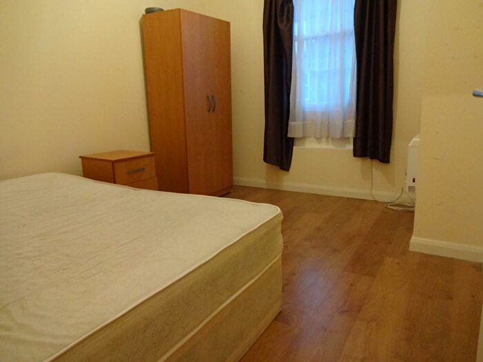 2 Bedroom Flat To Rent In High Street, Watford, WD17