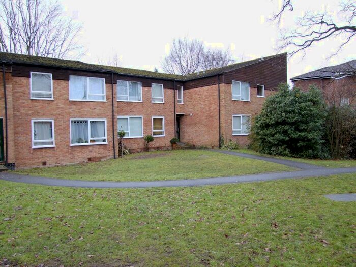 2 Bedroom Flat To Rent In Rectory Close, Bracknell, RG12