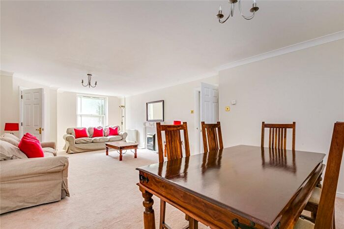 2 Bedroom Flat To Rent In Hugh Street, London, SW1V