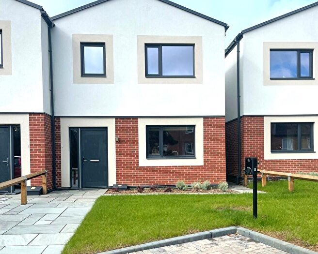 3 Bedroom Terraced House To Rent In Roundwood Lane, Harpenden, Hertfordshire, AL5
