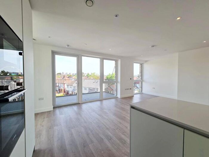 2 Bedroom Apartment To Rent In Unison House -, P17