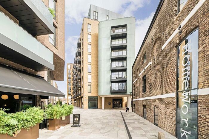 1 Bedroom Flat To Rent In Bellwether Lane, Wandsworth, SW18