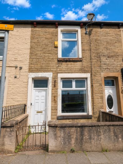 2 Bedroom Terraced House To Rent In Briercliffe Road, Burnley, BB10