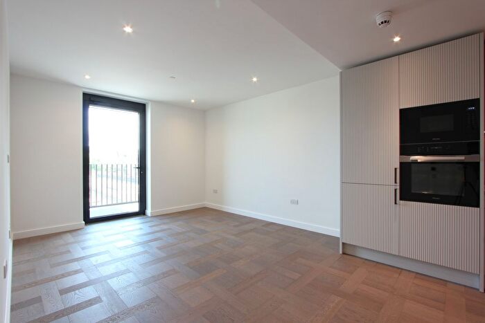 1 Bedroom Flat To Rent In Boxwood Gardens, London, E1W