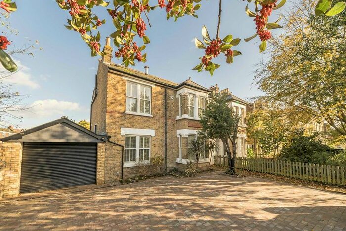 6 Bedroom Property To Rent In Stanley Road, Teddington, TW11