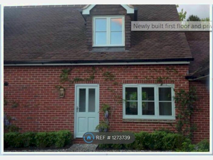 Studio To Rent In Pamber Road, Tadley RG26