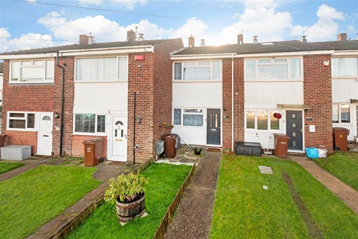 2 Bedroom Terraced House For Sale In Chelmsford Road, Rochester, Kent, ME2