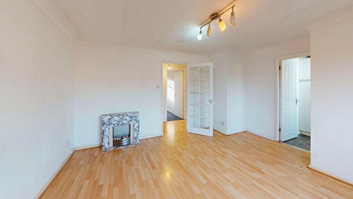 2 Bedroom Flat To Rent In Waterville Drive, Vange, Basildon, SS16