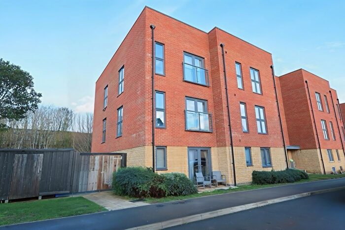 2 Bedroom Flat For Sale In Hop House Furrow Crescent, Curbridge, Witney, OX29