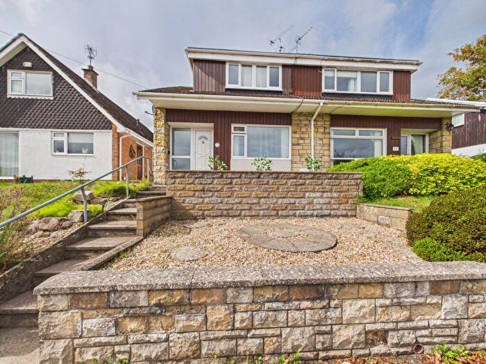 3 Bedroom Semi-Detached House For Sale In Meadowbank, Penperlleni, NP4