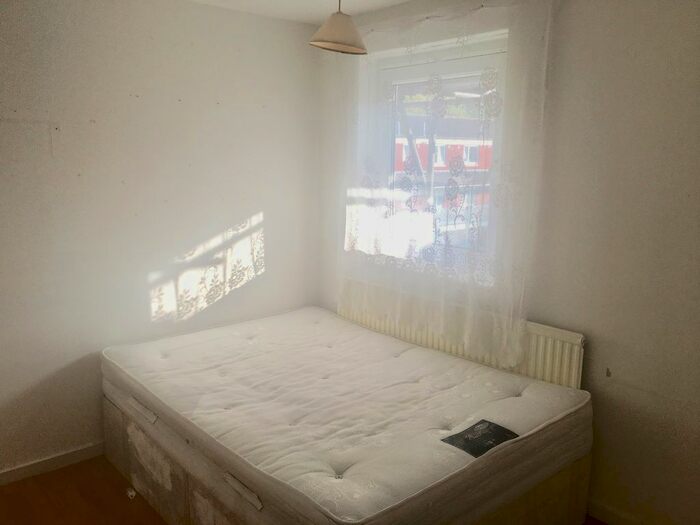 1 Bedroom Flat To Rent In Victoria Crescent, London, N15