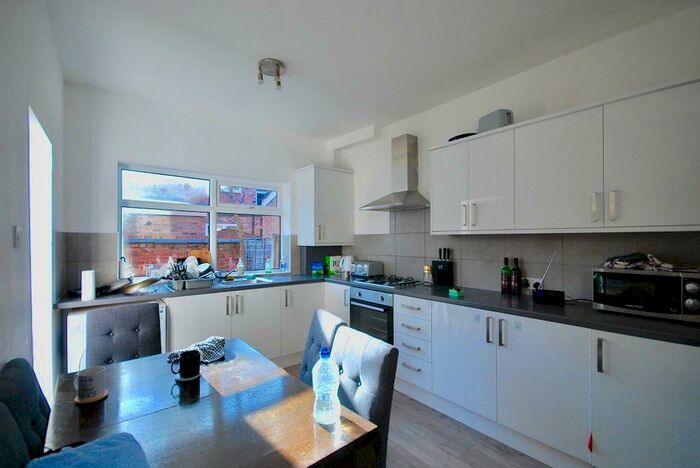 4 Bedroom Terraced House To Rent In Whitby Road, Fallowfield, Manchester, M14