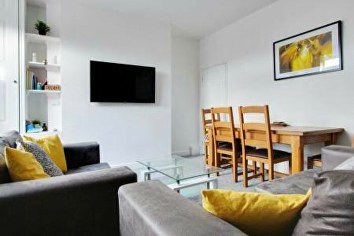 5 Bedroom House To Rent In Wynyard Grove, DH1