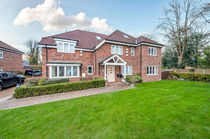 2 Bedroom Apartment For Sale In The Paddocks, Dunstable, LU6