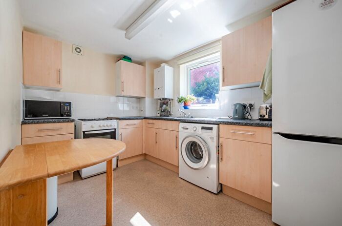 1 Bedroom Flat For Sale In Christopher Court, Leicester Road, Barnet, EN5