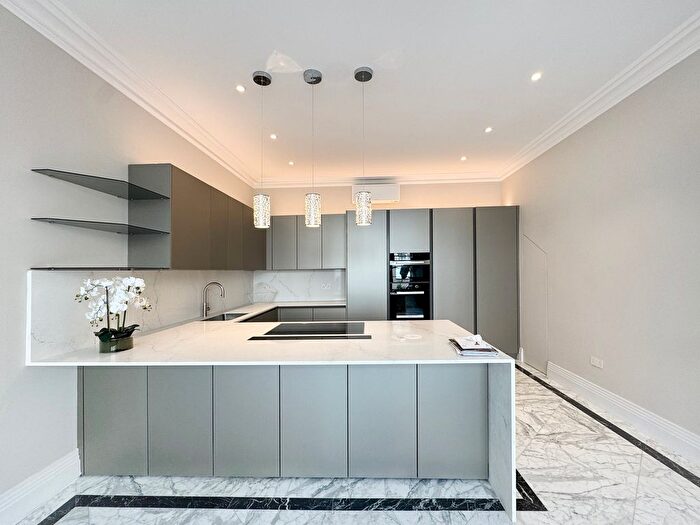 4 Bedroom Mews To Rent In Princes Gate Mews, London, SW7