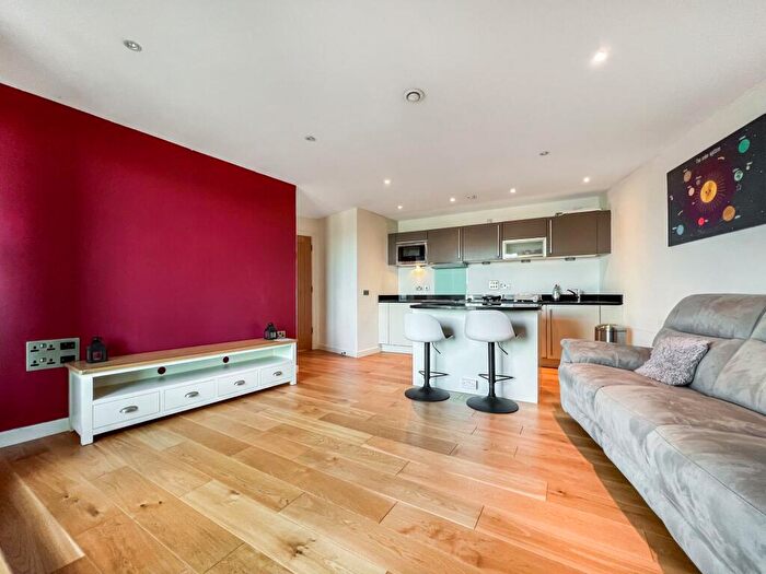 1 Bedroom Apartment For Sale In Candle House, Wharf Approach, Leeds City Centre, LS1
