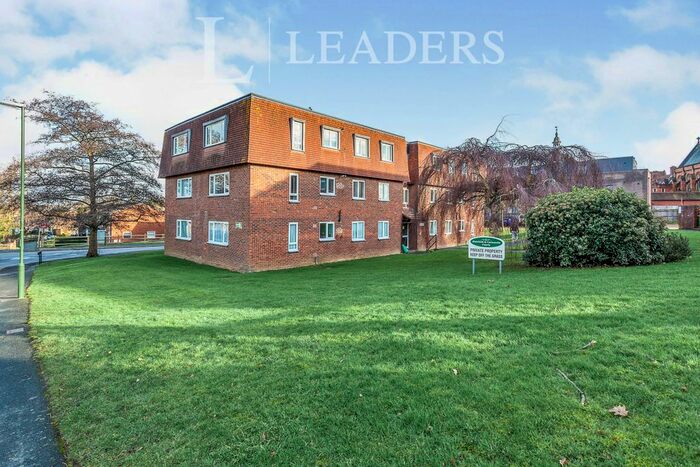 2 Bedroom Flat To Rent In Caxton Way, Haywards Heath, RH16