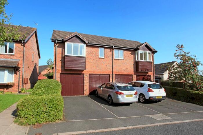 2 Bedroom Flat To Rent In Aylwin Court, Telford, TF3