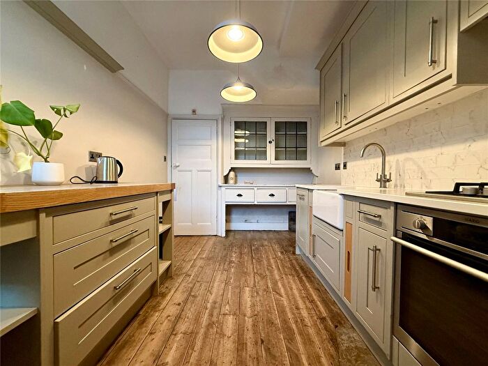 3 Bedroom Terraced House To Rent In Etheldene Avenue, London, N10