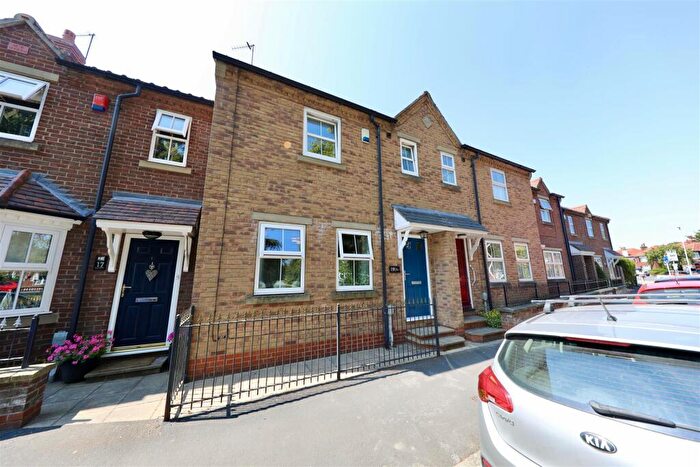 3 Bedroom Terraced House For Sale In West Green, Cottingham, HU16