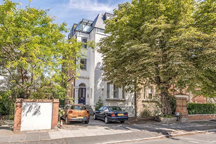 2 Bedroom Flat To Rent In Waldegrave Park, Twickenham, TW1