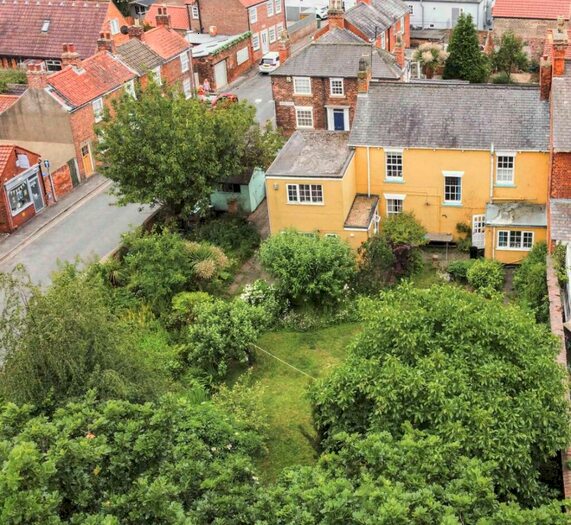 4 Bedroom Semi-Detached House For Sale In George Street, Hedon, Hull, HU12