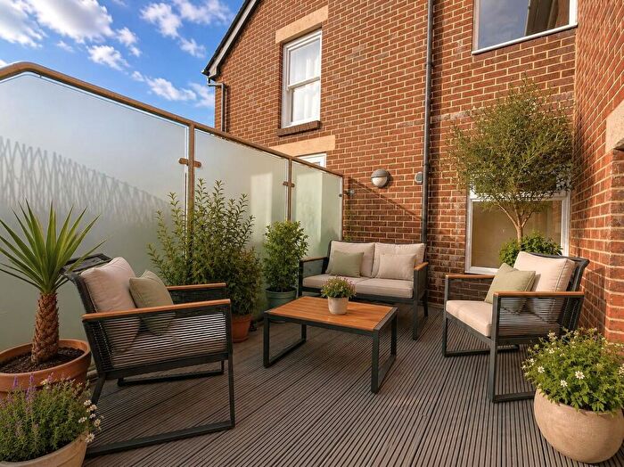2 Bedroom Apartment For Sale In St James Court Church Street, Poole Old Town, BH15