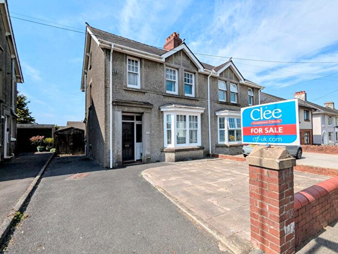3 Bedroom Semi-Detached House For Sale In Lime Grove Avenue, Carmarthen, Carmarthenshire., SA31