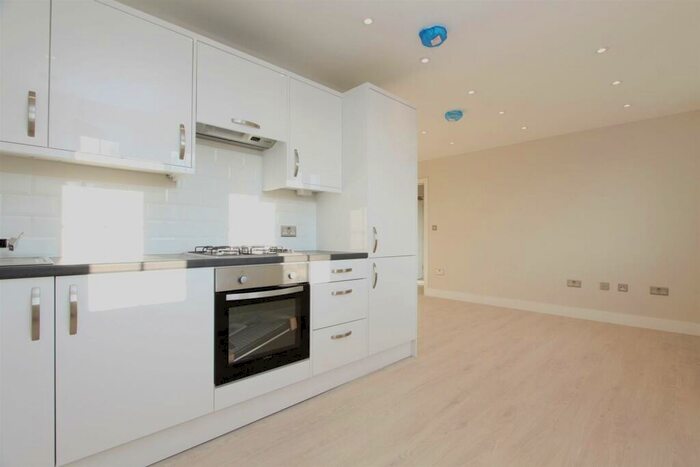 2 Bedroom Apartment To Rent In Park Way, Ruislip Manor, HA4