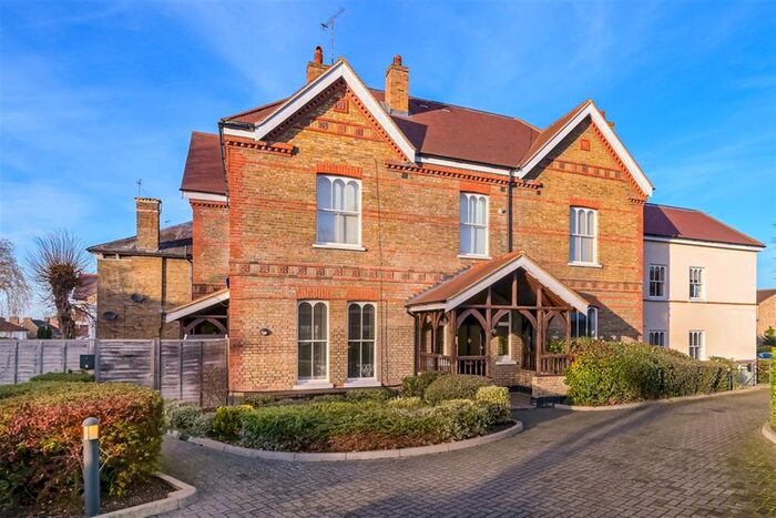 1 Bedroom Flat To Rent In Castlebar Park, Ealing, W5