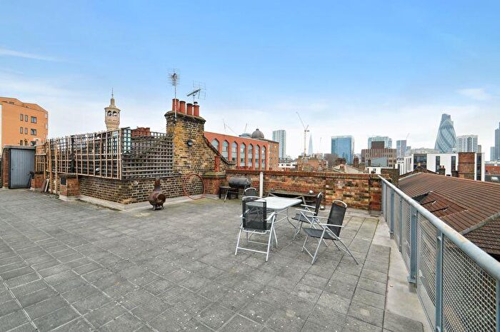 2 Bedroom Flat To Rent In Nexus House, Whitechapel Road, London, E1