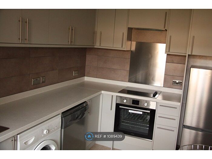1 Bedroom Flat To Rent In Fearnley House, London, SE5