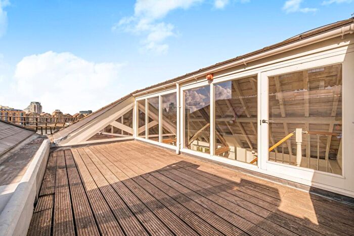 3 Bedroom Flat To Rent In Rotherhithe Street, Surrey Quays, SE16