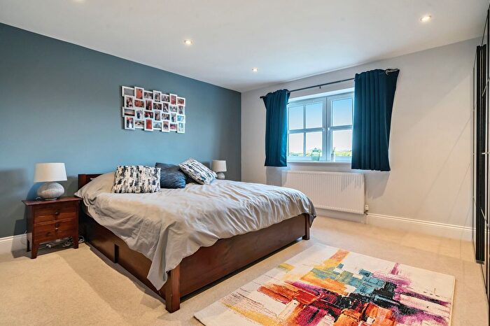 4 Bedroom Detached House For Sale In Green Lane, Bovingdon, HP3
