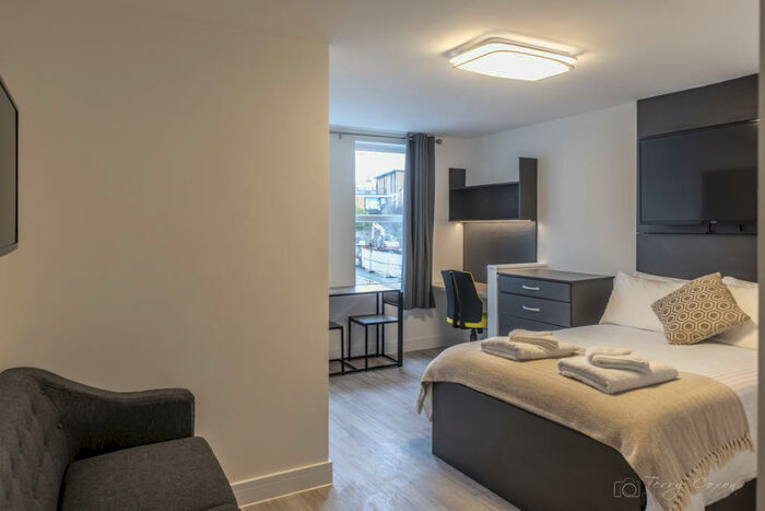 Studio To Rent In - Derrys Villas, Flat, PL4