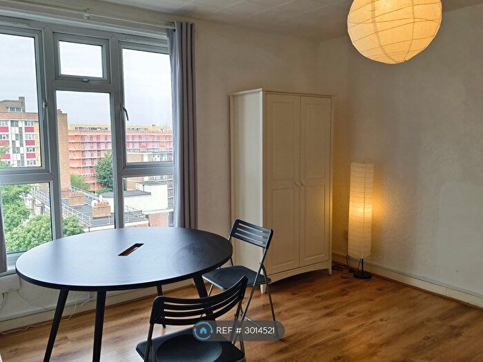 2 Bedroom Flat To Rent In Evelyn Court, London, N1