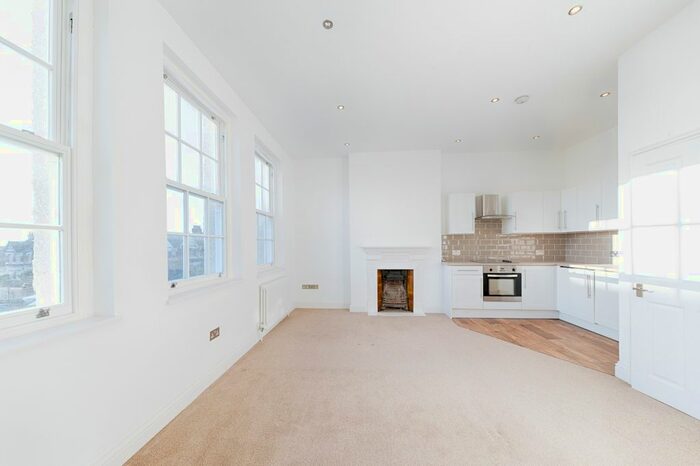 2 Bedroom Flat To Rent In Kings Parade, Okehampton Road, Kensal Rise, NW10