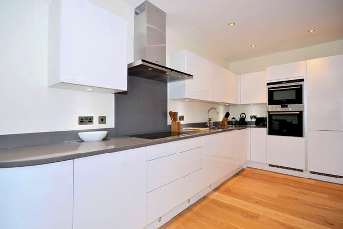 2 Bedroom Flat To Rent In Mill Lane, West Hampstead, London, NW6