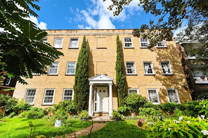 1 Bedroom Flat For Sale In Canton Street, London, E14